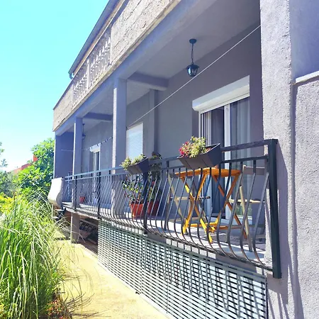 Apartment Karmela - Private Parking *