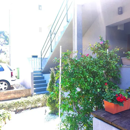 Karmela - Private Parking Apartman Zadar