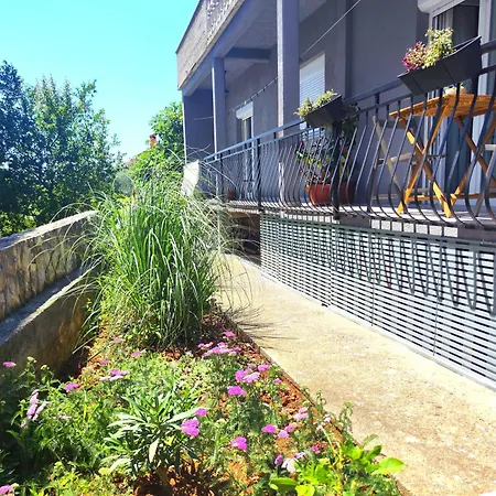 Appartement Karmela - Private Parking