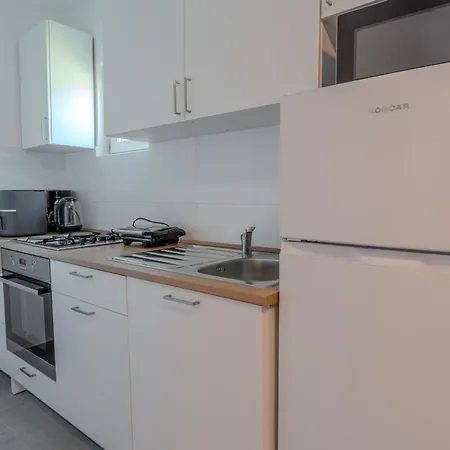 Apartment Karmela - Private Parking *