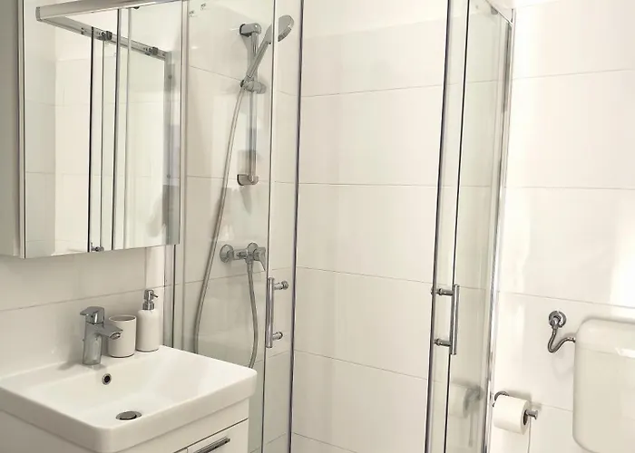 Karmela - Private Parking Zadar