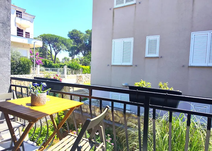 Karmela - Private Parking *