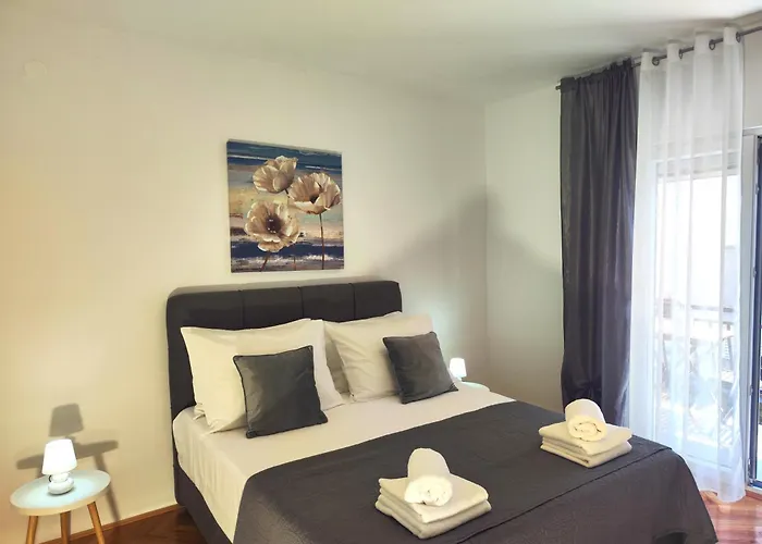 Karmela - Private Parking Zadar